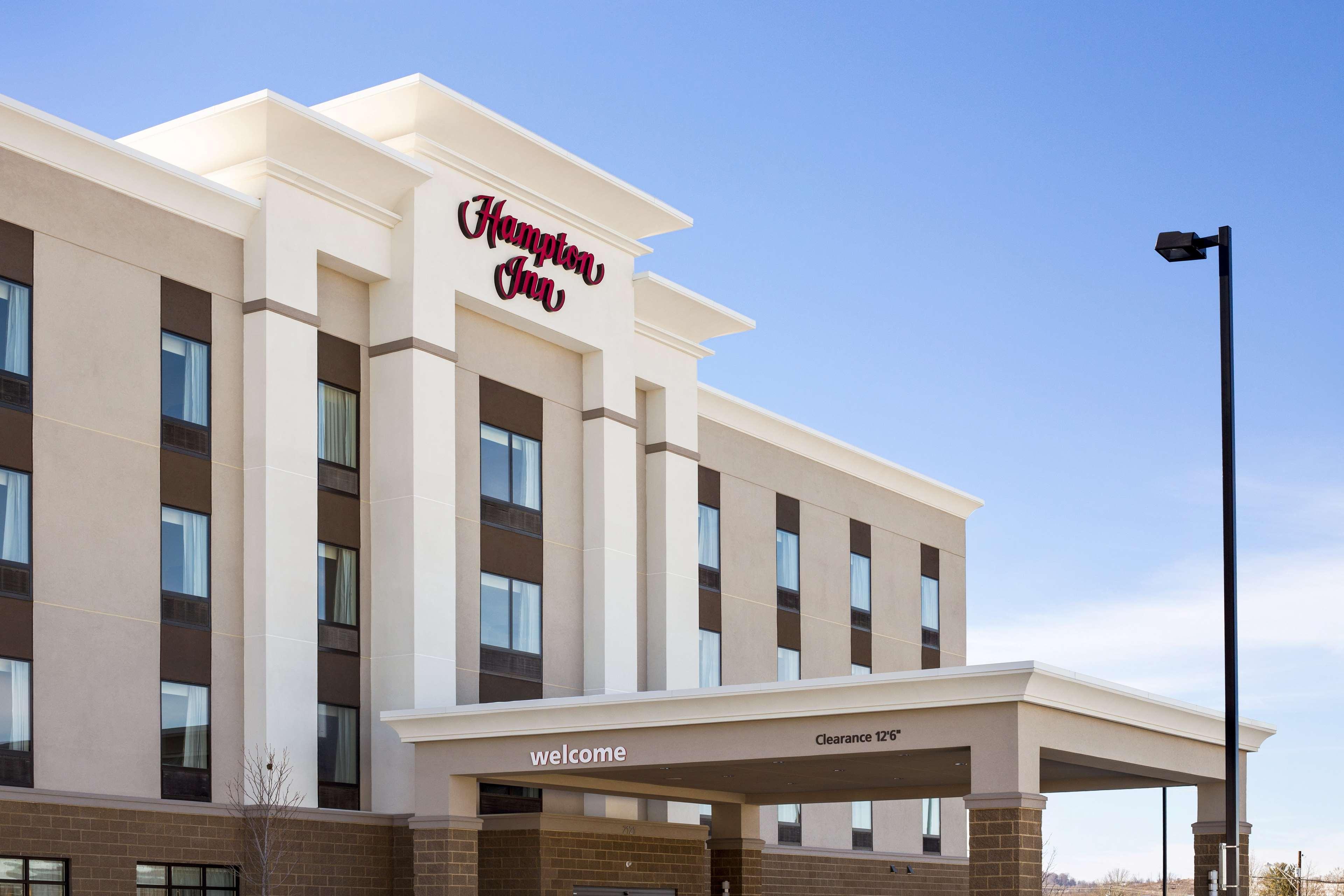 Hampton Inn Fairmont Extérieur photo